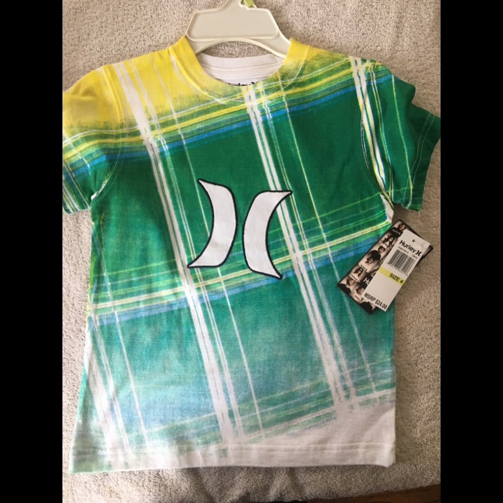 Boys Hurley shirt size 4 NWT